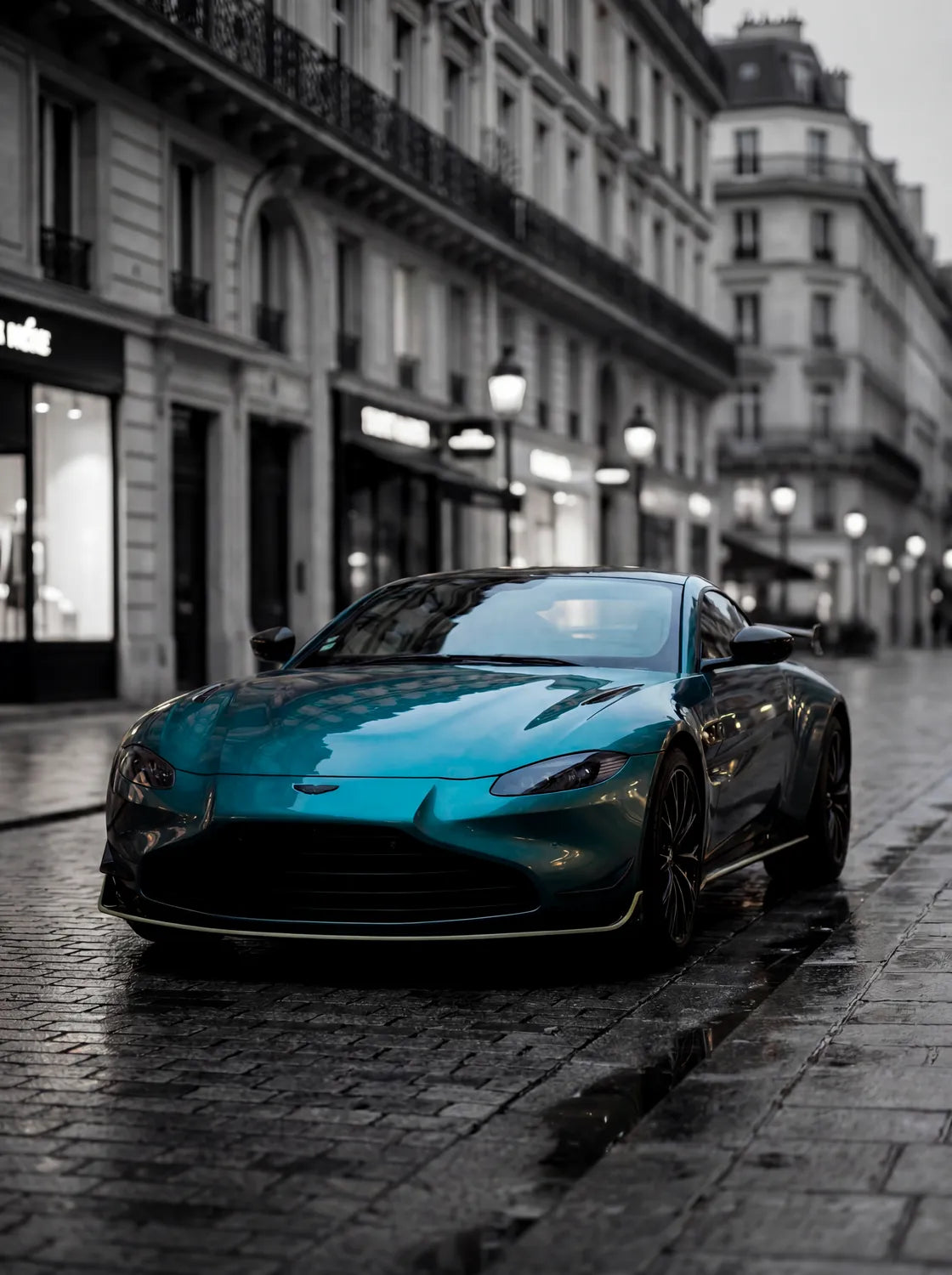 Tableau Aston Martin Vantage — Haussmannien | en Métal Format A3