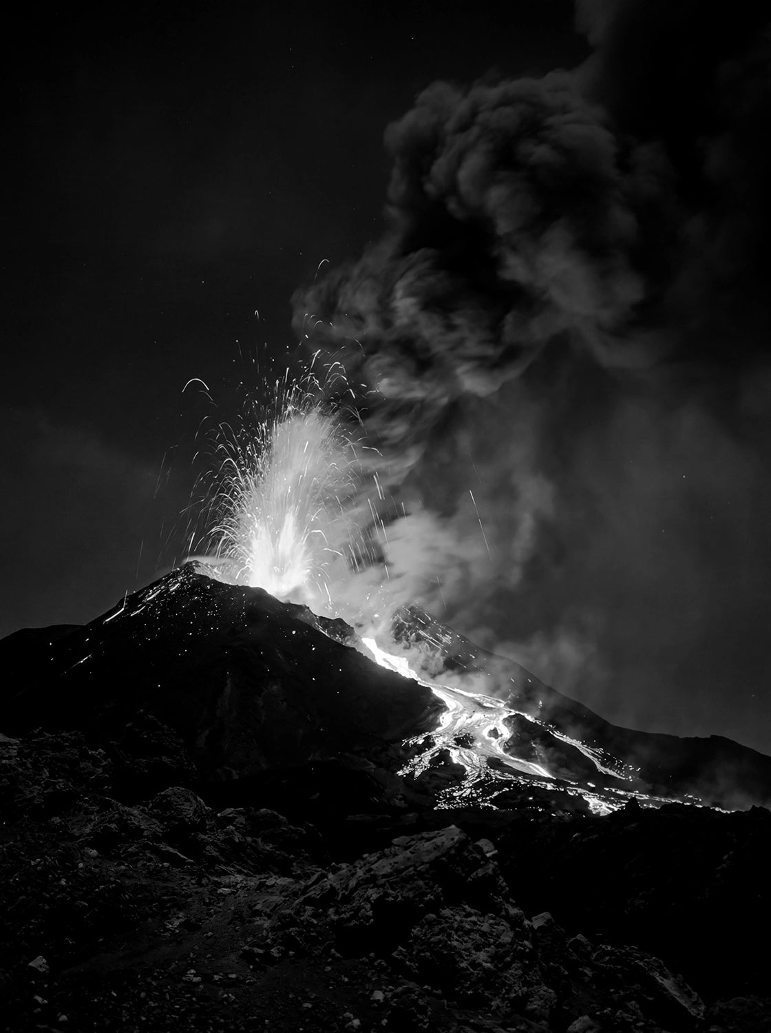 Tableau Volcan en éruption N&B | en Métal Format A3